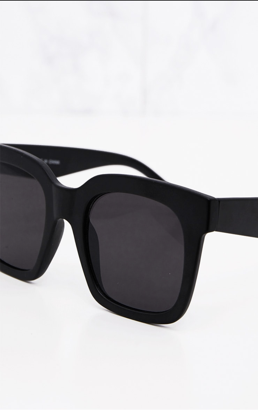 Matte oversized square sunglasses